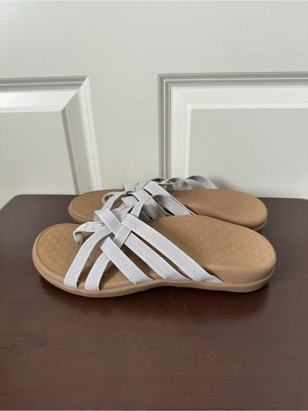 Vionic Women's Stretch Woven Sandals Silver Grey Size 9 Walking Comfort Arch - Picture 1 of 10
